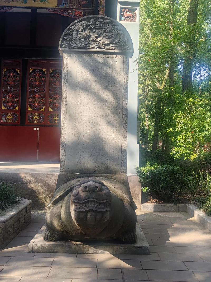 鼠男和什么生肖最配对(生肖鼠配哪个属相好呢男) 鼠男和什么生肖最配对(生肖鼠配哪个属相好呢男)